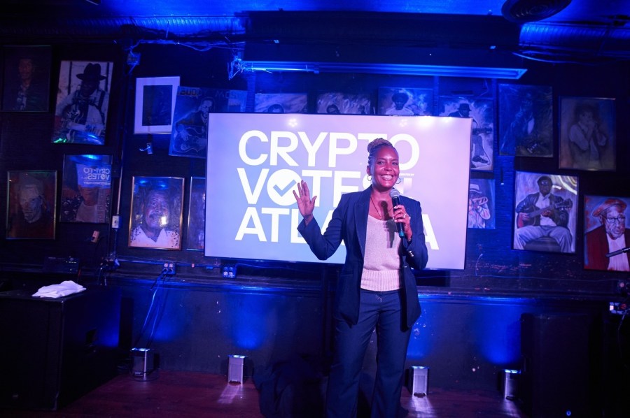 Ex-Atlanta Mayor Bottoms will remain with Coinbase after joining Biden campaign post thumbnail image