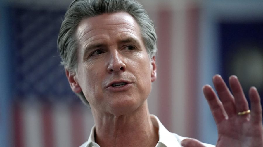 Newsom vetoes bill for stricter AI regulations post thumbnail image